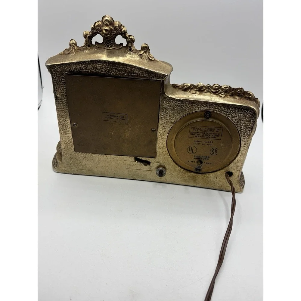 United Clock Corp. Model 455 Mantel Clock w/ Fireplace Light,‎ Good